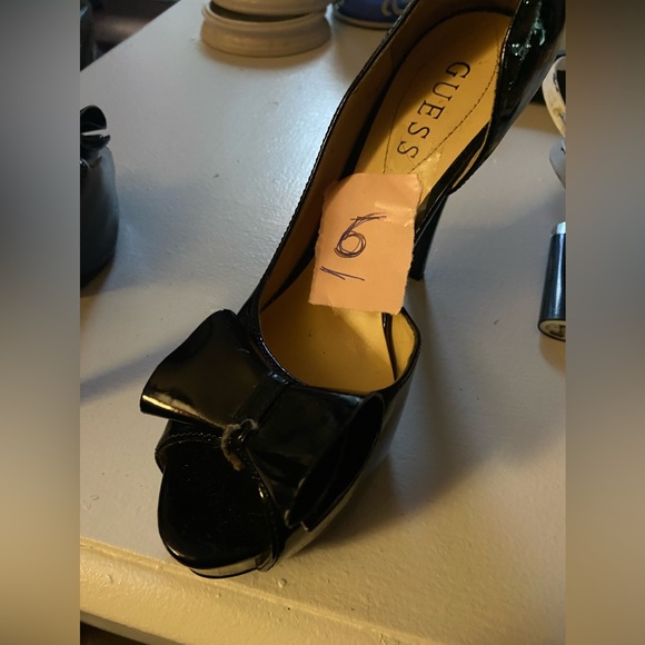 Ladies Guess black bow heels - Picture 3 of 7